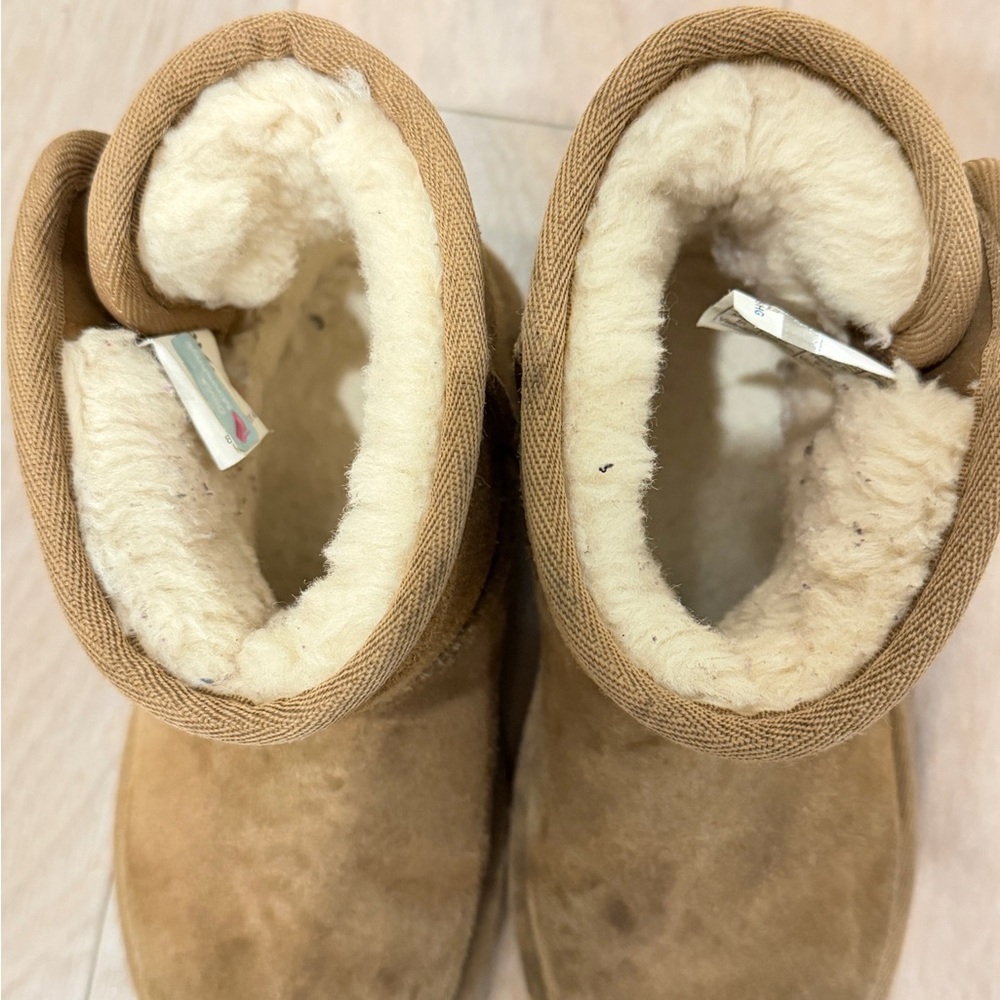 UGG Kids Brown Cozy Boots - Picture 3 of 7